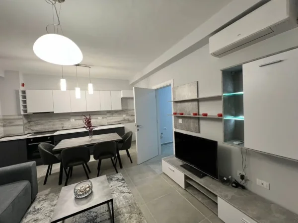 Tirane, jepet me qera apartament 1+1 Kati 4, 72 m² 500 € (rruga Peti)