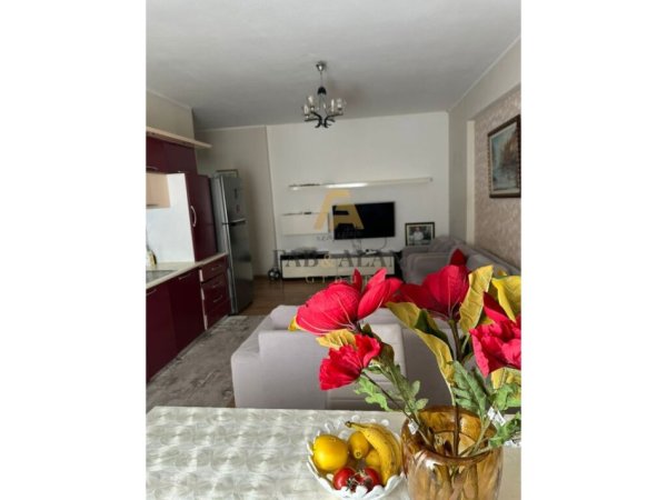 Vlore, shitet apartament 2+1 Kati 2, 120 m² 132.500 € (Albano dhe Romina)