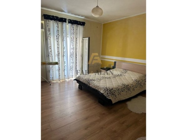 Vlore, shitet apartament 2+1 Kati 2, 120 m² 132.500 € (Albano dhe Romina)