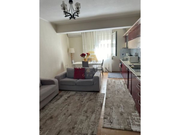 Vlore, shitet apartament 2+1 Kati 2, 120 m² 132.500 € (Albano dhe Romina)