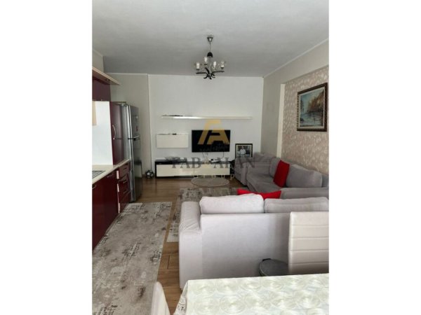 Vlore, shitet apartament 2+1 Kati 2, 120 m² 132.500 € (Albano dhe Romina)