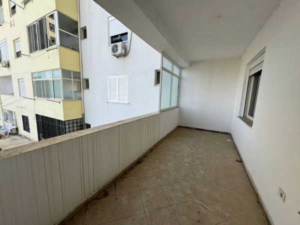 Durres, shitet apartament 1+1 Kati 2, 80 m² 74.000 € (Durres)