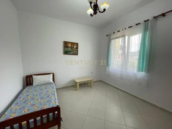 Tirane, jepet me qera apartament 2+1 Kati 1, 95 m² 500 € (porta egjelber saukk)