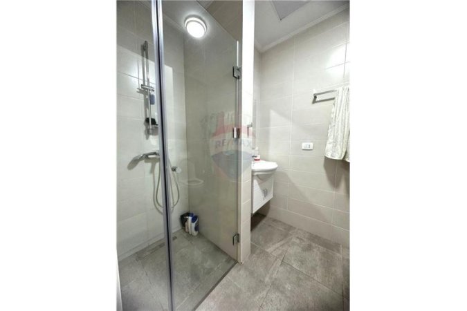Tirane, jepet me qera apartament 2+1 Kati 4, 121 m² 800 € (21 dhjetori)