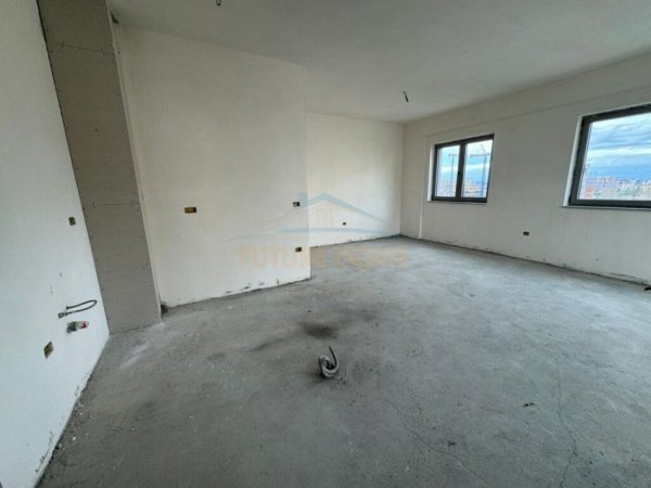 Tirane, shitet apartament 2+1 Kati 4, 107 m² 170.000 € (Fusha e Aviacionit)