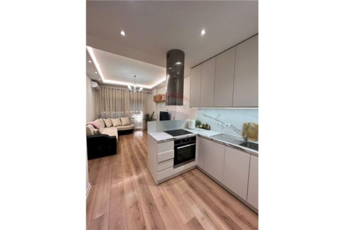 Tirane, shitet apartament 1+1 Kati 5, 65 m² 95.000 € (Rr Teodor Keko)