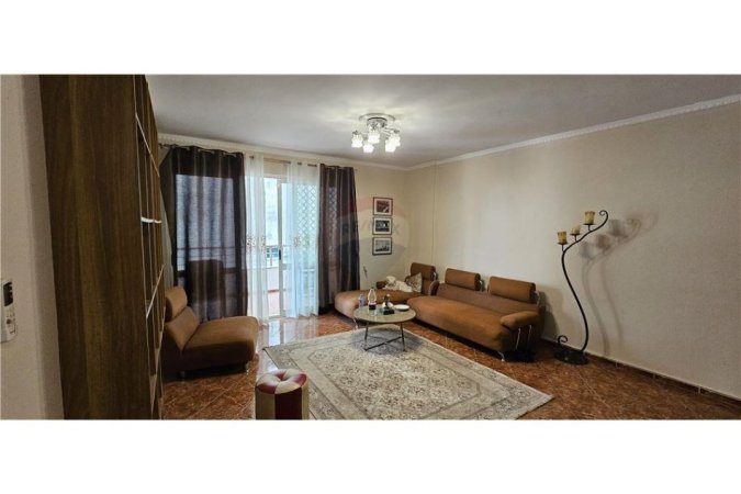 Shqiperi, jepet me qera apartament 2+1+Ballkon Kati 5, 140 m² 600 € (Myslym Shyri)