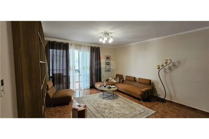 Shqiperi, jepet me qera apartament 2+1+Ballkon Kati 5, 140 m² 600 € (Myslym Shyri)