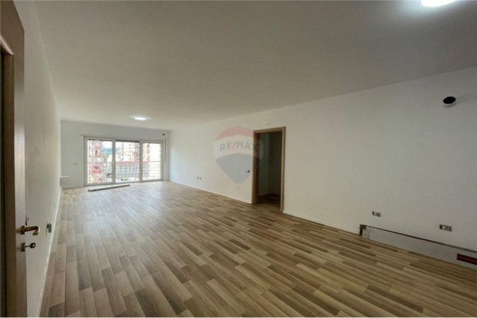 Tirane, shitet apartament 3+1+Ballkon Kati 6, 144 m² 235.000 € (Don Bosko)