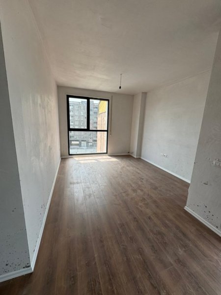 Tirane, shitet apartament 2+1 Kati 4, 106 m² 170.000 € (rruga xhanfize keko)