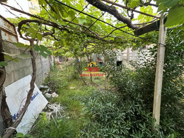 Fier, shitet shtepi 2+1 Kati 1, 188 m² 105.000 € (Rruga Skenderbe)