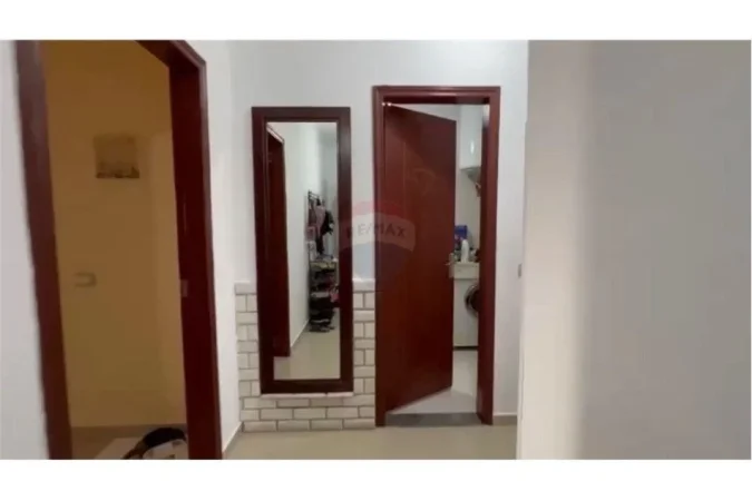 Tirane, jepet me qera apartament Kati 8, 78 m² 400 € 