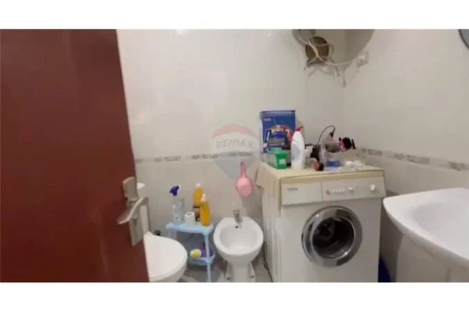 Tirane, jepet me qera apartament Kati 8, 78 m² 400 € 