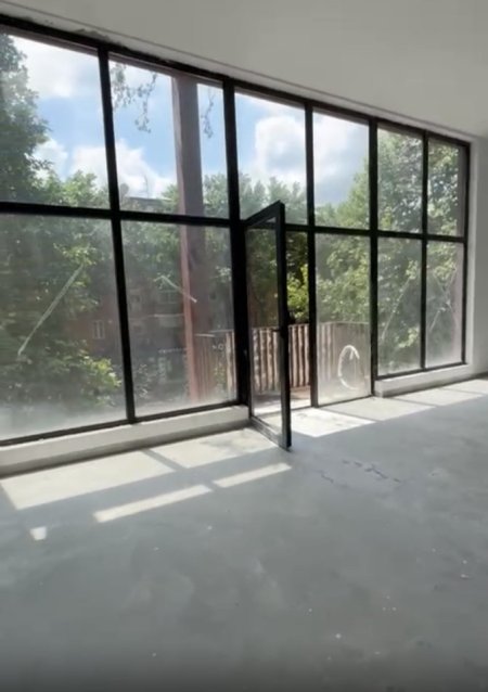 Ambient komercial per Qira tek Tirana Garden prane 21 Dhjetorit.