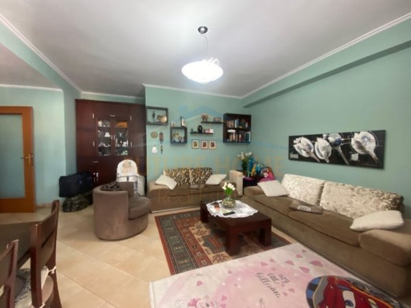 Tirane, shitet apartament 2+1+Ballkon Kati 9, 105 m² 238.000 € (ish ekspozita)