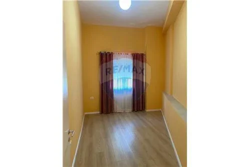 Tirane, jepet me qera apartament 2+1 , 93 m² 600 € (Kodra e Diellit, Shqipëri)