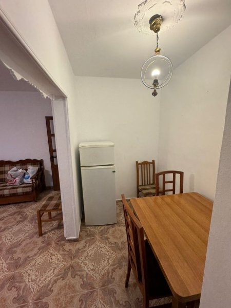 Tirane, jepet me qera apartament 1+1 Kati 2, 60 m² 350 € (rruga Irfan Tomin)