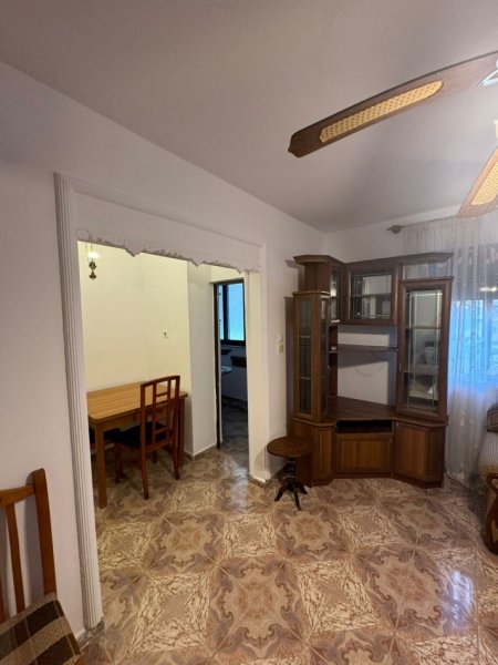 Tirane, jepet me qera apartament 1+1 Kati 2, 60 m² 350 € (rruga Irfan Tomin)