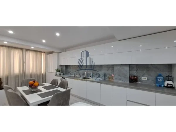 Tirane, shitet apartament 2+1 Kati 2, 103 m² 170.000 € (Mine Peza)
