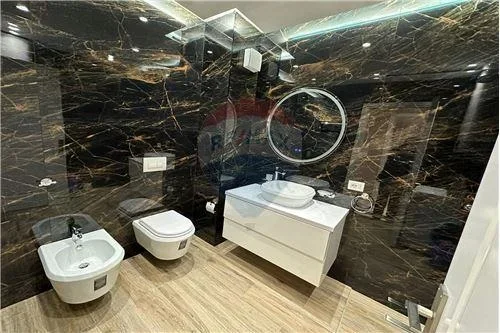 Tirane, jepet me qera apartament 2+1 , 115 m² 1.000 € (Komuna e Parisit - Kompleksi Dinamo, Shqipëri)