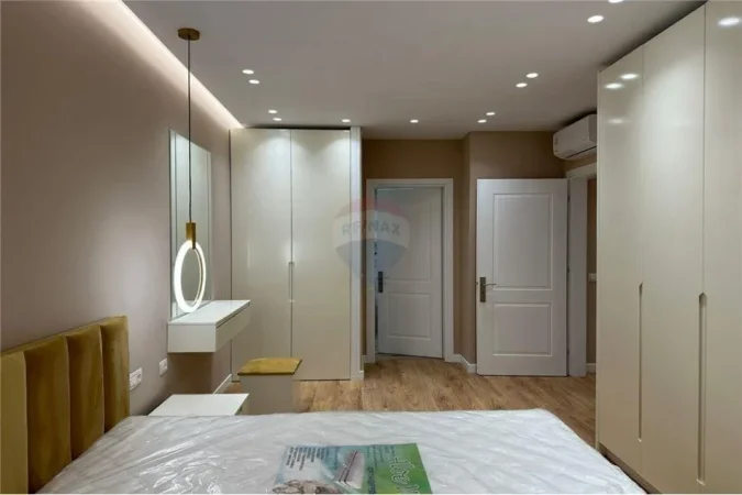 Tirane, jepet me qera apartament 2+1 , 115 m² 1.000 € (Komuna e Parisit - Kompleksi Dinamo, Shqipëri)