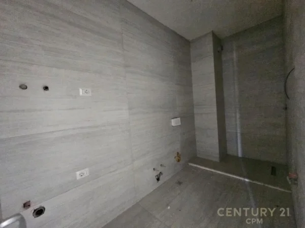 Tirane, shes apartament 2+1+Aneks+Ballkon Kati 2, 103 m² 170.000 € (Ish Fusha Aviacionit ,IBN)