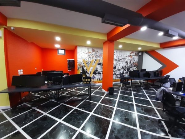 Tirane, shitet dyqan Kati 0, 202 m² 600.000 € (STACIONI I TRENIT)