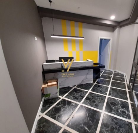 Tirane, shitet dyqan Kati 0, 202 m² 600.000 € (STACIONI I TRENIT)