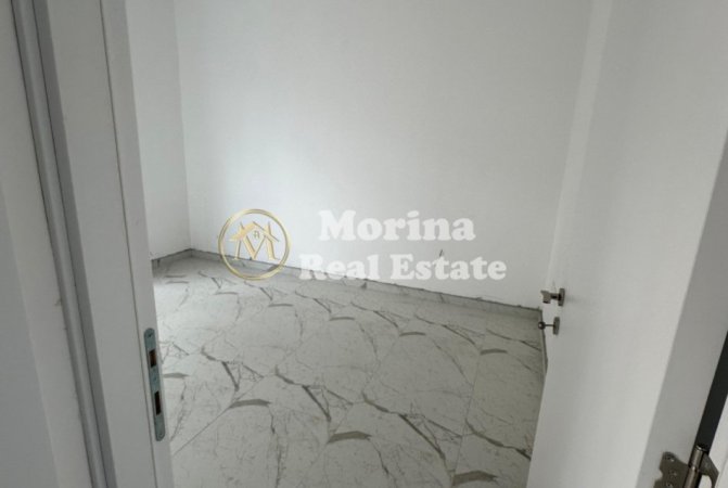 Tirane, jepet me qera ambjent biznesi Kati 2, 110 m² 700 € (Rruga Dibres)