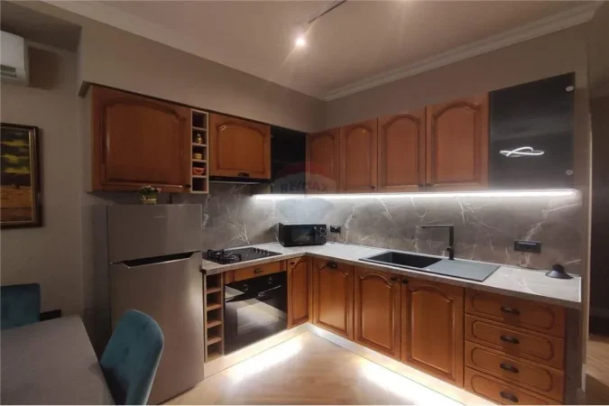 Tirane, jepet me qera apartament 1+1 Kati 6, 63 m² 570 € (Rruga e Elbasanit)