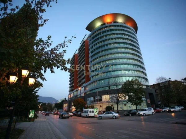 Tirane, shes apartament 2+1+Aneks+Ballkon Kati 12, 125 m² (Bulevardi Bajram Curri ,Galeria ETC)