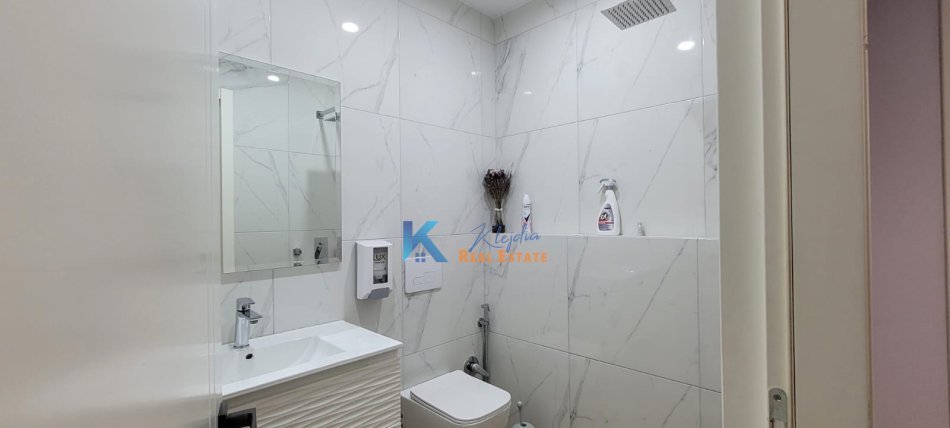 Tirane, shes apartament 3+1+Ballkon Kati 3, 110 m² 139.900 € (Fresk)