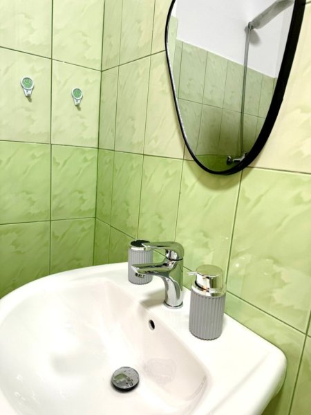 Tirane, jepet me qera 1+1 Kati 4, 45 m² 500 € (komuna e parisit)