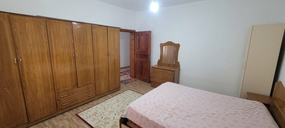 Tirane, jepet me qera shtepi 1+1+Aneks+Ballkon Kati 1, 120 m² 350 € (Rruga Babe Rexha)