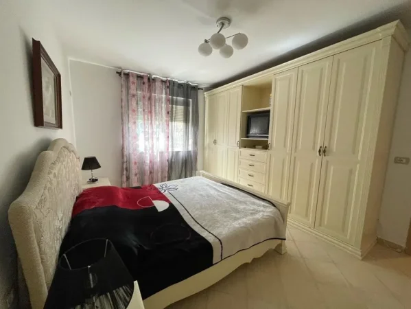 Tirane, jepet me qera 2+1+Aneks Kati 3, 80 m² 450 € (Xhamfize keko, Varri Bam)