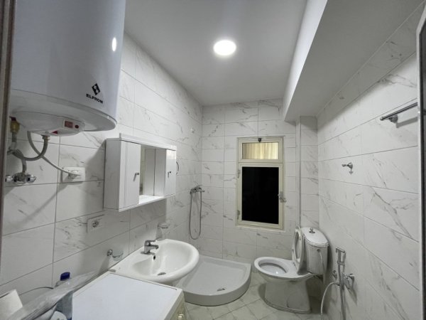 Tirane, jepet me qera 2+1+Aneks Kati 3, 80 m² 450 € (Xhamfize keko, Varri Bam)