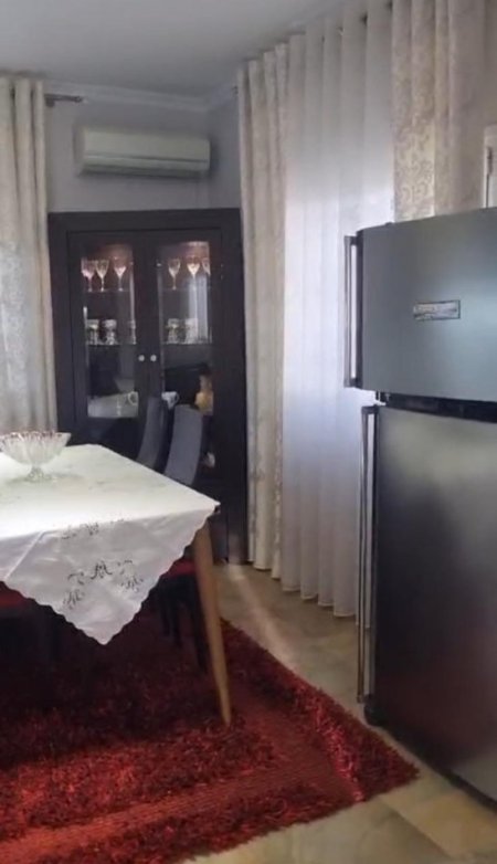 Tirane, jepet me qera apartament 2+1 Kati 3, 100 m² 800 € (Qytet Studenti)
