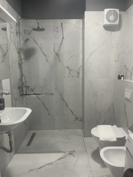 Tirane, jepet me qera apartament 1+1+Aneks+Ballkon Kati 7, 70 m² 600€ (Kompleksi ASL tek QSUT)
