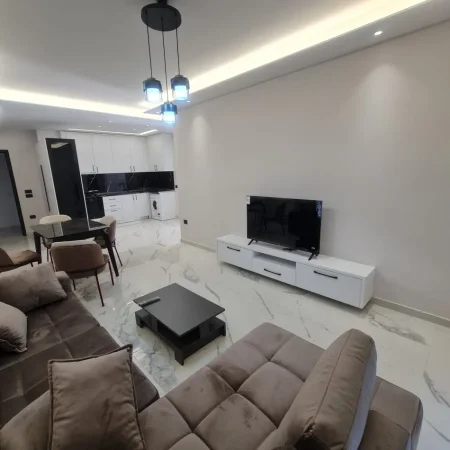 Tirane, jepet me qera apartament 1+1 Kati 4, 72 m² 550 € (Rruga Teudor Keko)