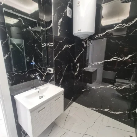 Tirane, jepet me qera apartament 1+1 Kati 4, 72 m² 550 € (Rruga Teudor Keko)