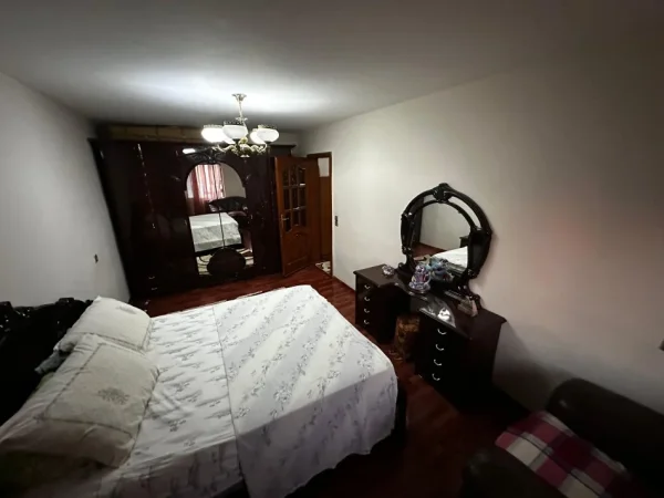 Tirane, jepet me qera apartament 1+1 Kati 5, 83 m² 500 € (Rruga Fortuzi)