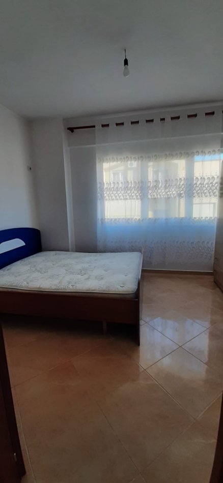 Tirane, jepet me qera apartament 2+1+Ballkon Kati 3, 70 m² 400 € (LIQENI I THATE)