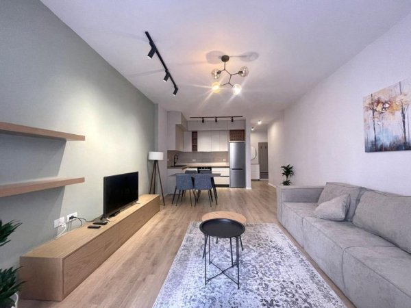 Tirane, jepet me qera , 95 m² 800 € (21 Dhjetori)