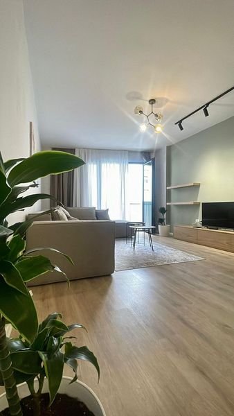 Tirane, jepet me qera , 95 m² 800 € (21 Dhjetori)