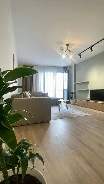 Tirane, jepet me qera , 95 m² 800 € (21 Dhjetori)