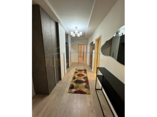 Tirane, jepet me qera apartament 3+1+Ballkon Kati 9, 166 m² 1.100 € (Kompleksi Halili,Rruga e Dibres)