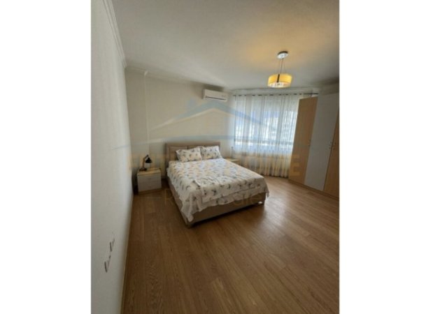 Tirane, jepet me qera apartament 3+1+Ballkon Kati 9, 166 m² 1.100 € (Kompleksi Halili,Rruga e Dibres)