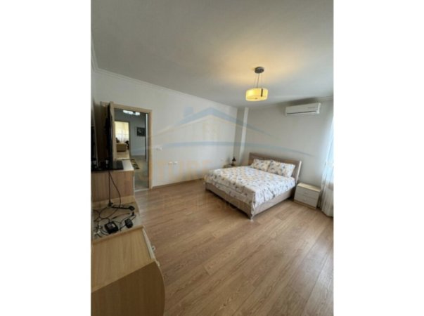 Tirane, jepet me qera apartament 3+1+Ballkon Kati 9, 166 m² 1.100 € (Kompleksi Halili,Rruga e Dibres)