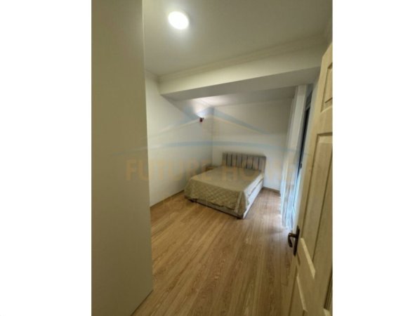 Tirane, jepet me qera apartament 3+1+Ballkon Kati 9, 166 m² 1.100 € (Kompleksi Halili,Rruga e Dibres)
