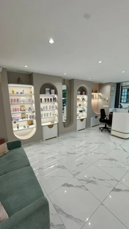 Tirane, shes ambjent biznesi Kati 0, 57 m² 35.000 € (Sheshi Willson)